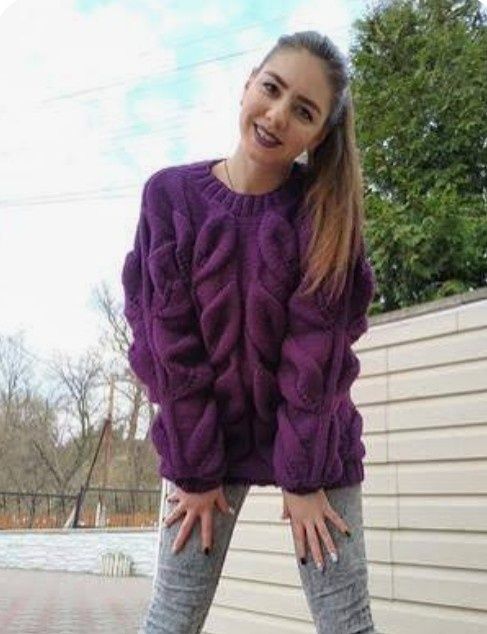 Свитер с крупными листьями под заказ