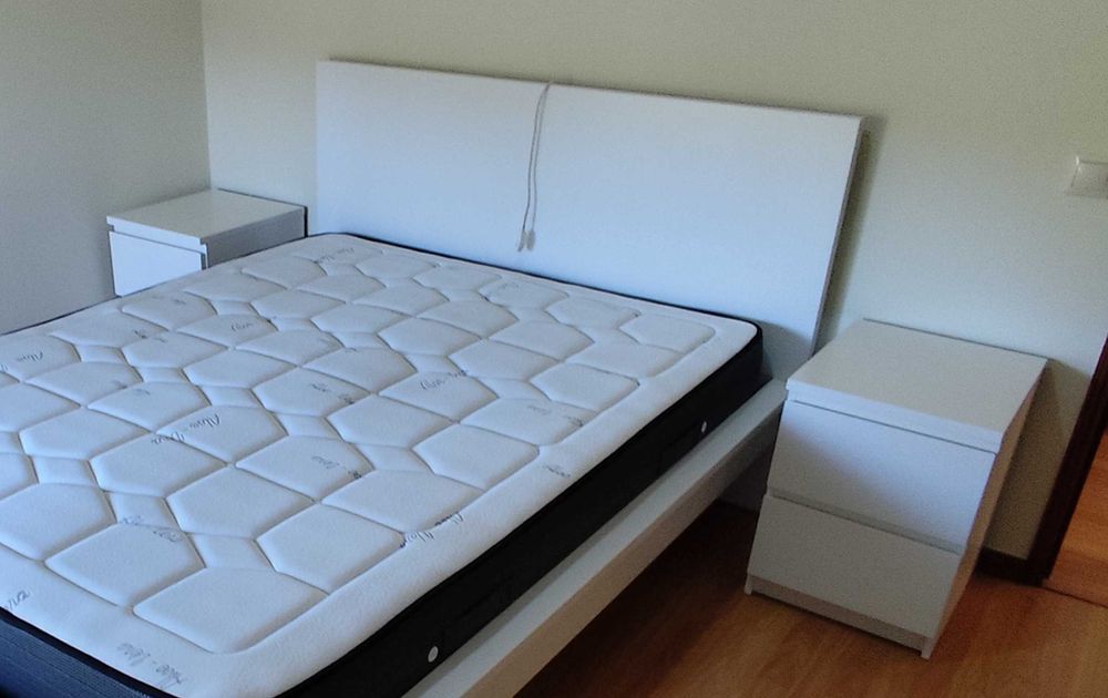 Mesa de cabeceira Ikea Malm