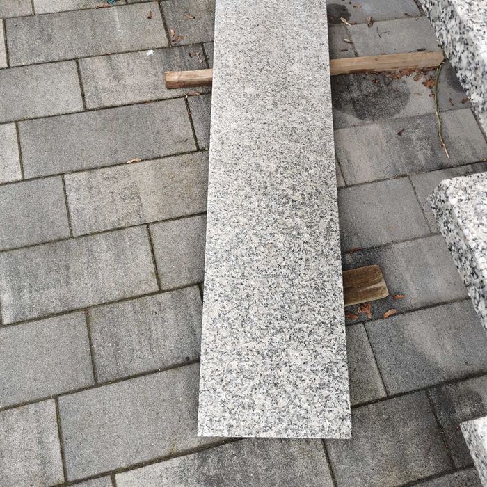 płyta  granitowa jasna szara, schodek, stopień