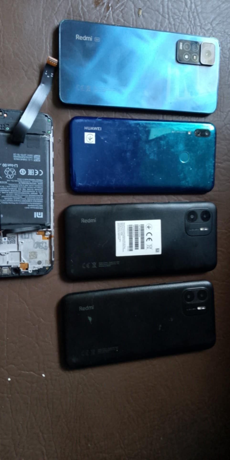 Kilka telefonów starych i nowszych