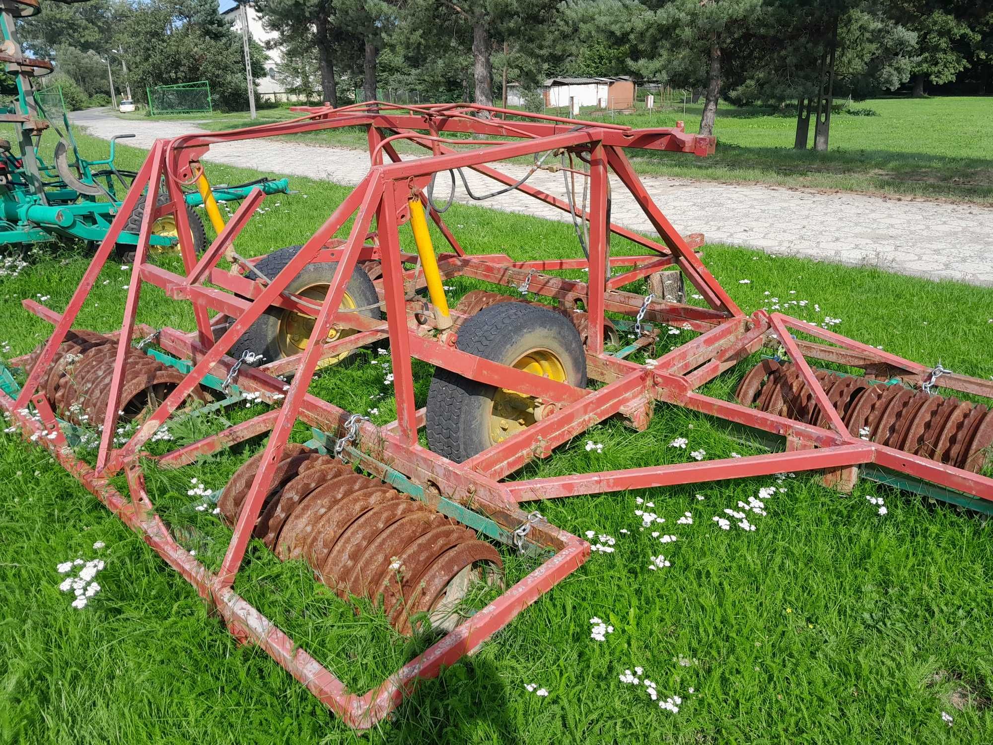 Wał uprawowo-posiewny, składany hydraulicznie 5m