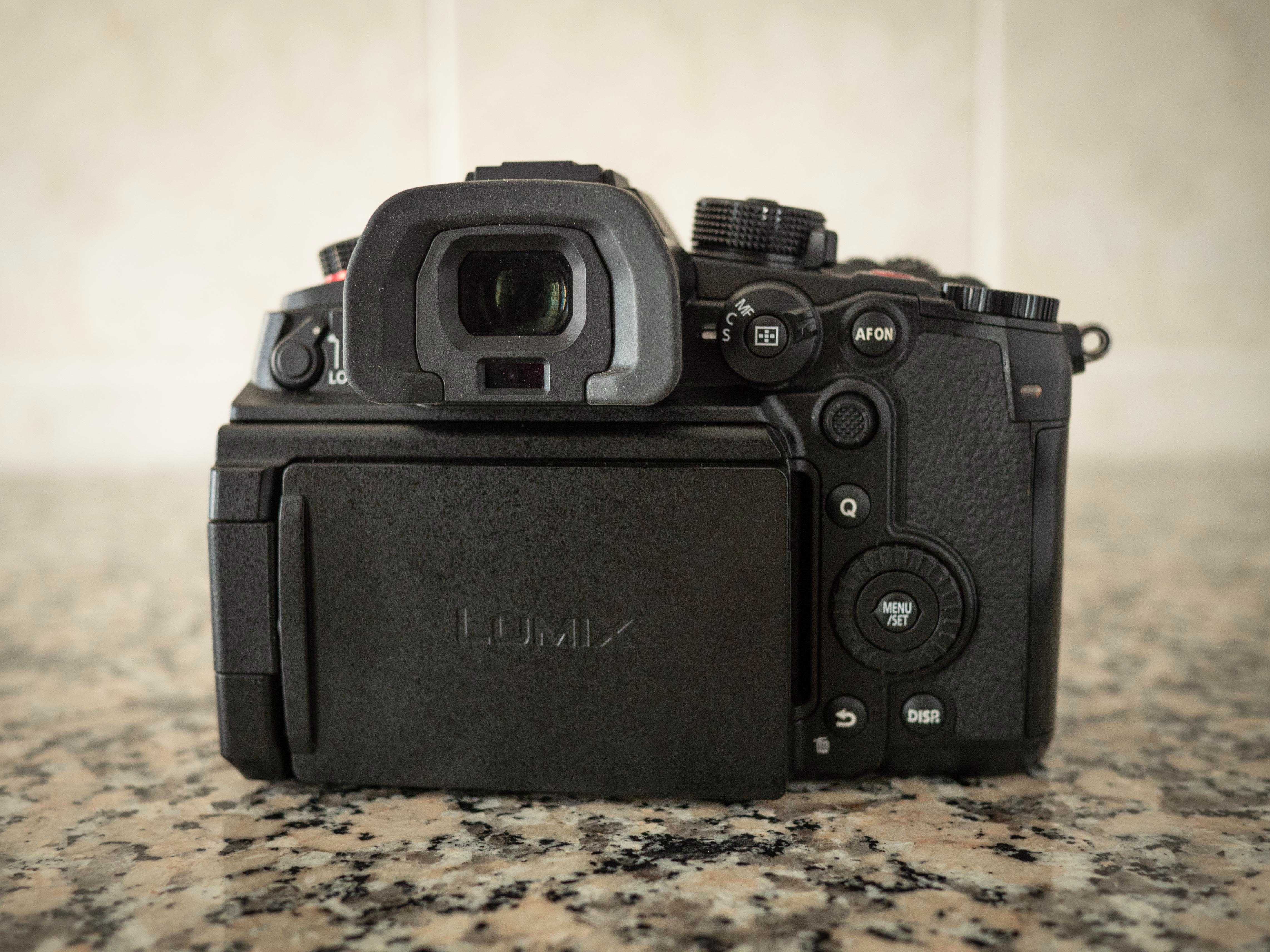 Panasonic Lumix GH6 como nova.
