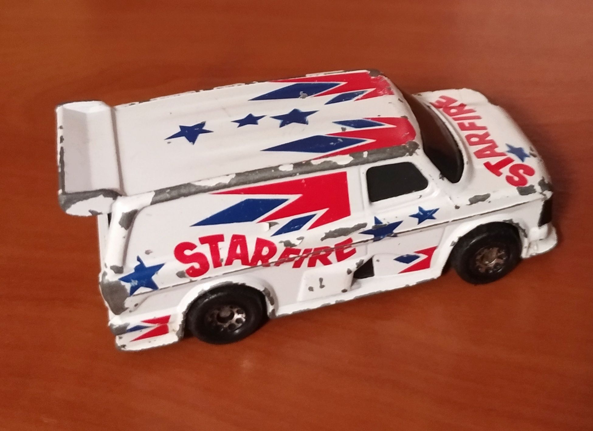 Miniatura vintage - Ford Supervan II - Matchbox