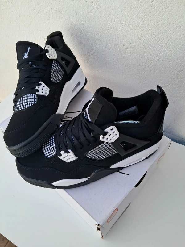 Jordan 4 Retro White Thunder R.39