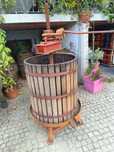 Prensa com base em ferro