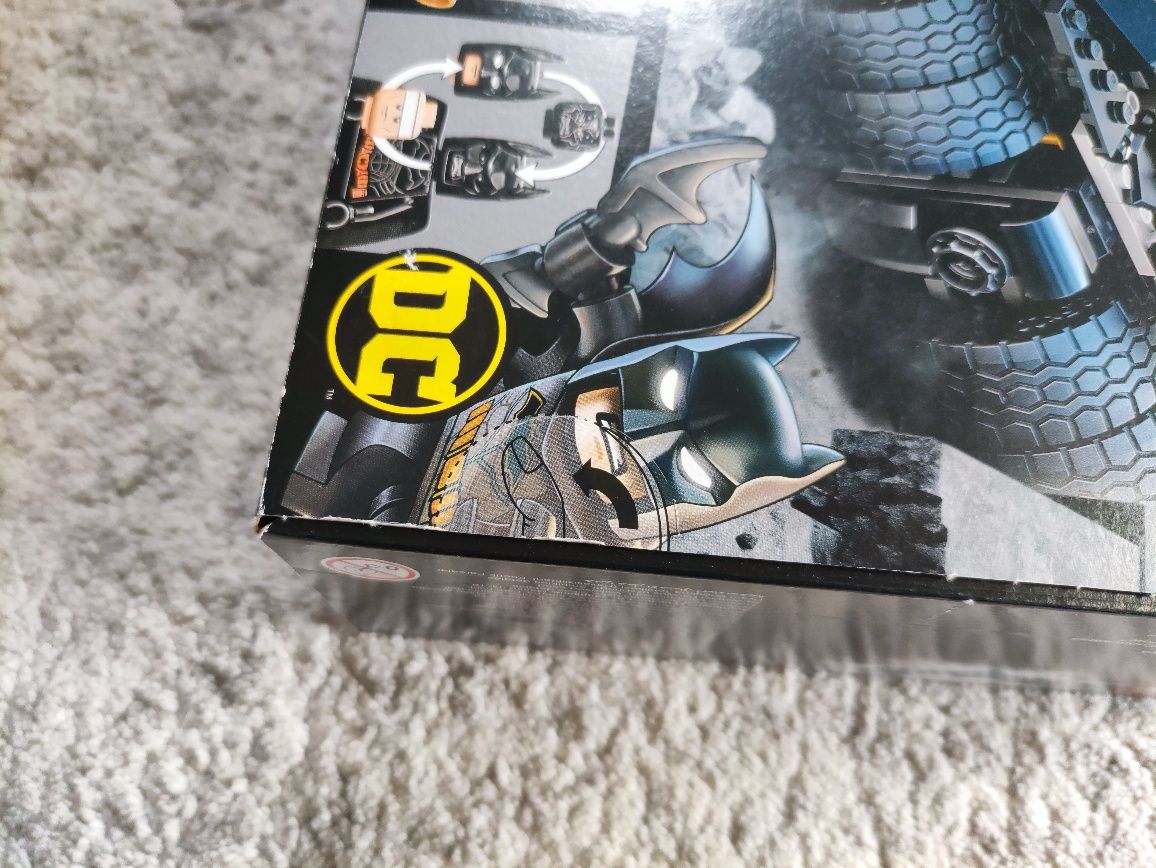 LEGO 76239 DC Super Heroes Batman Tumbler starcie ze Strachem na Wróbl