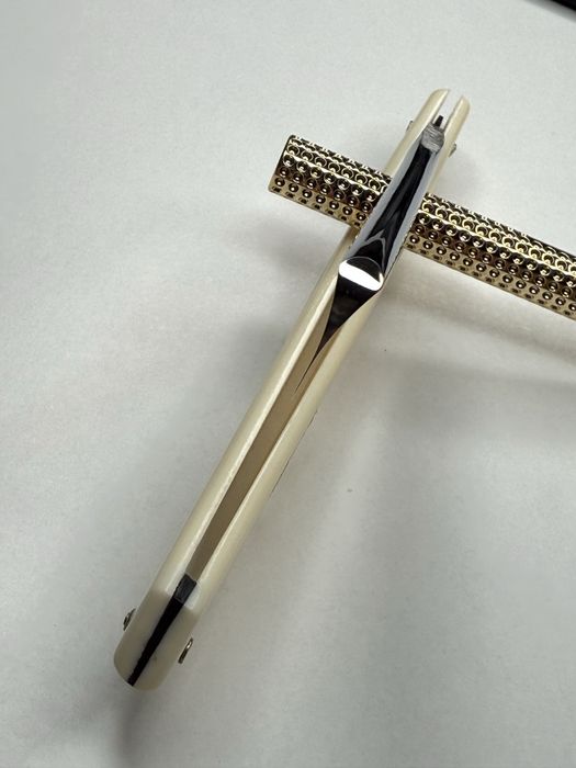 Опасная небезпечна бритва