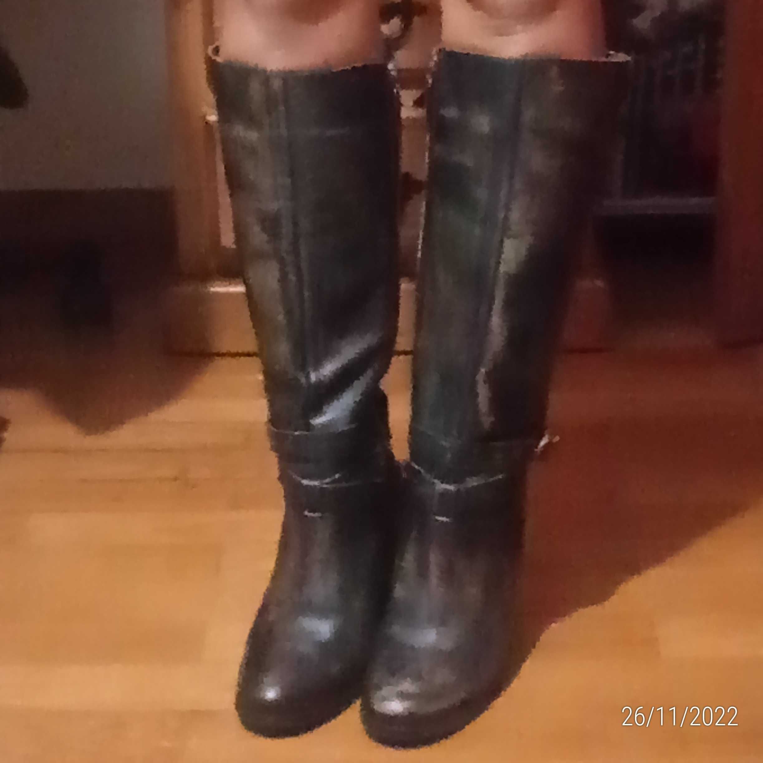 Botas pele cano alto Mango e  Hush puppies, 40