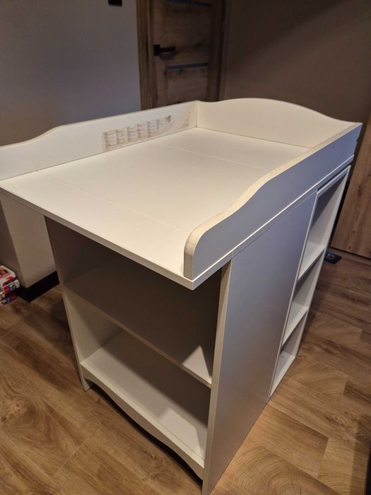 Przewijak Ikea + kosz na pampersy angelcare