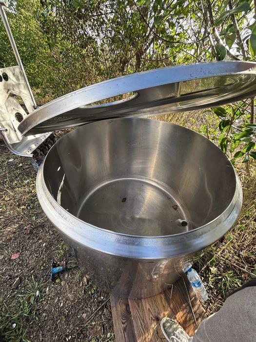 Deposito de aço inoxidavel