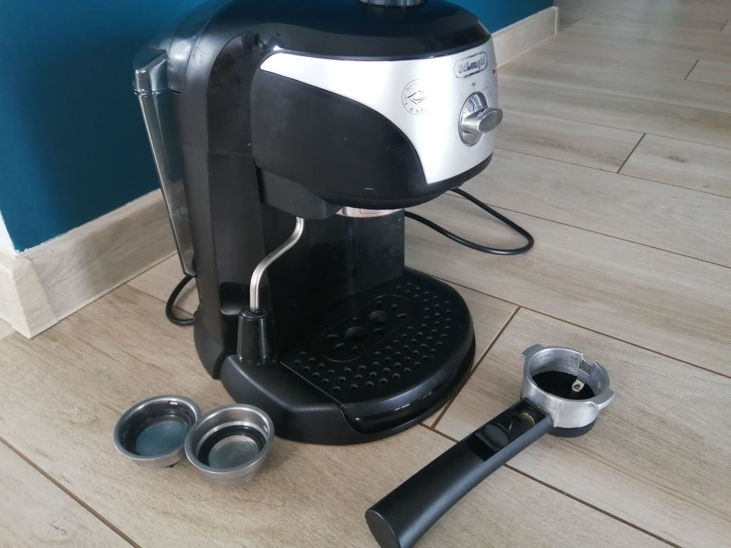 Ekspres ciśnieniowy DeLonghi