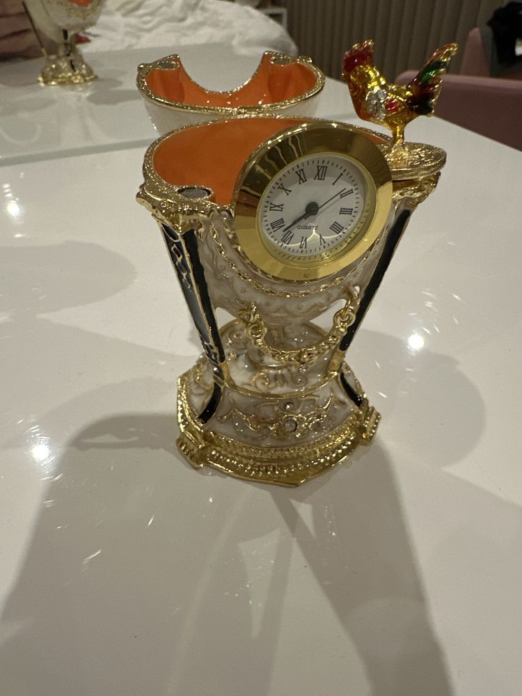 Ovo relógio estilo imperial estilo Fabergé
