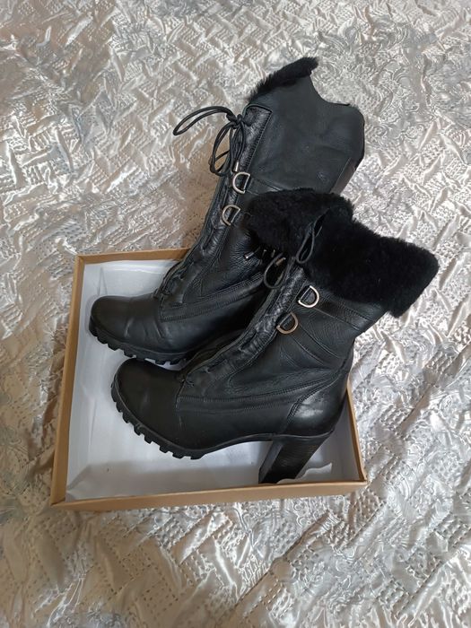 Продам зимові шкіряні сапожки 39 р.