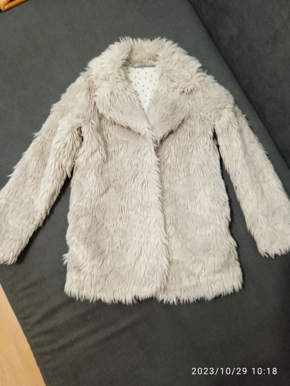 Шубка, пальто для дівчинки 7 років