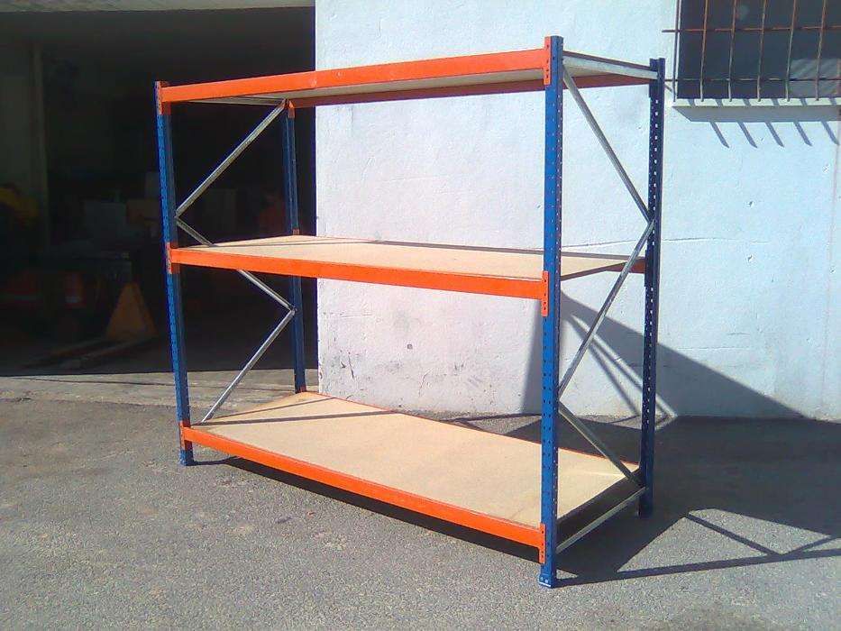 estantes prateleiras racks