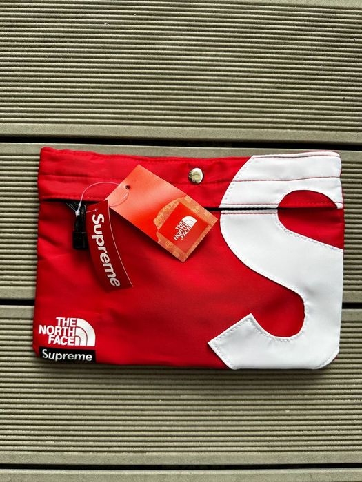 Мессенджер Supreme x The North Face