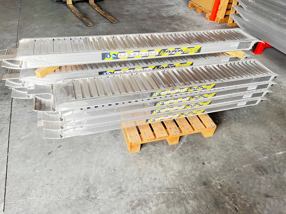 Rampas de carga em alumínio 3 mts 1900 kg.