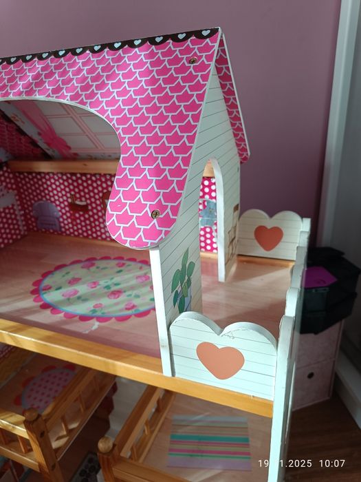 Domek dla lalek drewniany