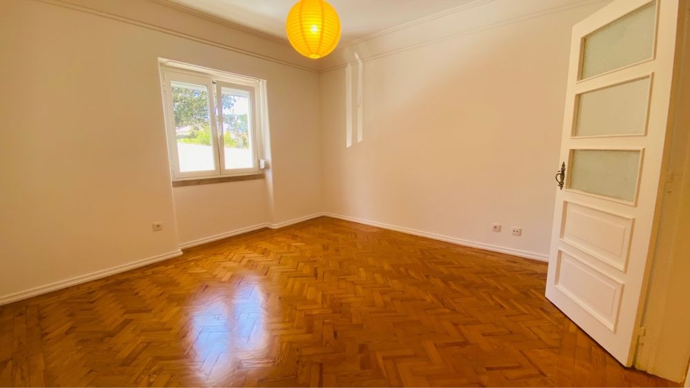 T2 Remodelado com Pátio | Muita Luz | Lapa – Entrada Imediata