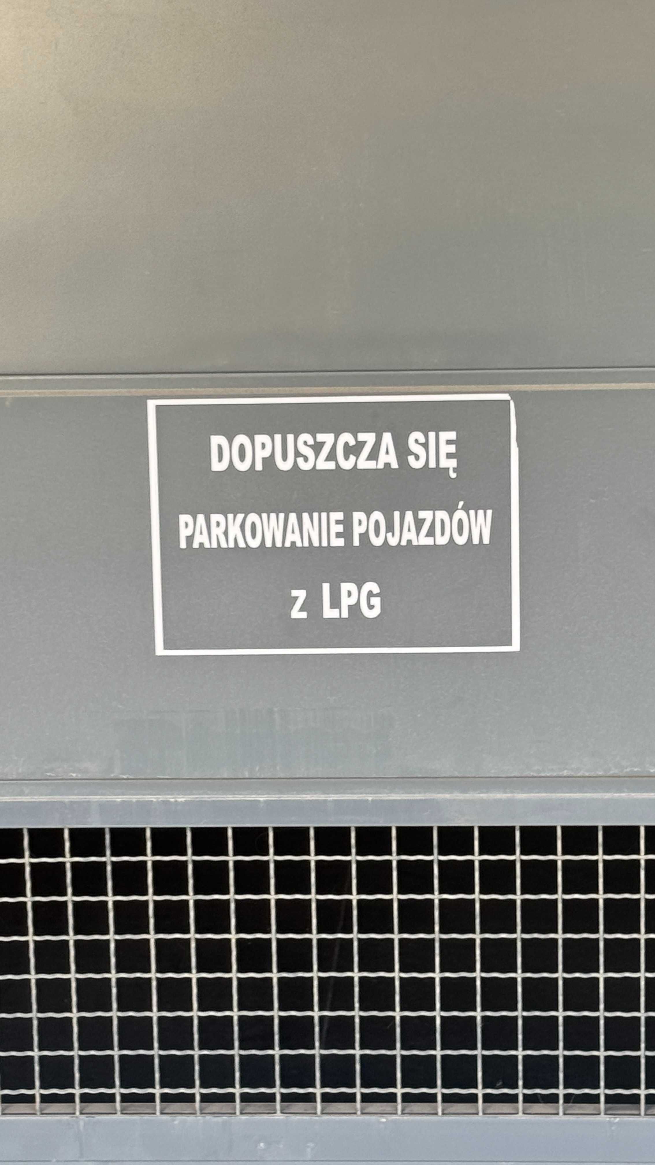 Miejsce postojowe Świrskiego 4. Ujeścisko. 2,7m x 5,3m.