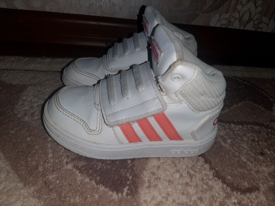 стильные кроссовки adidas 25p
