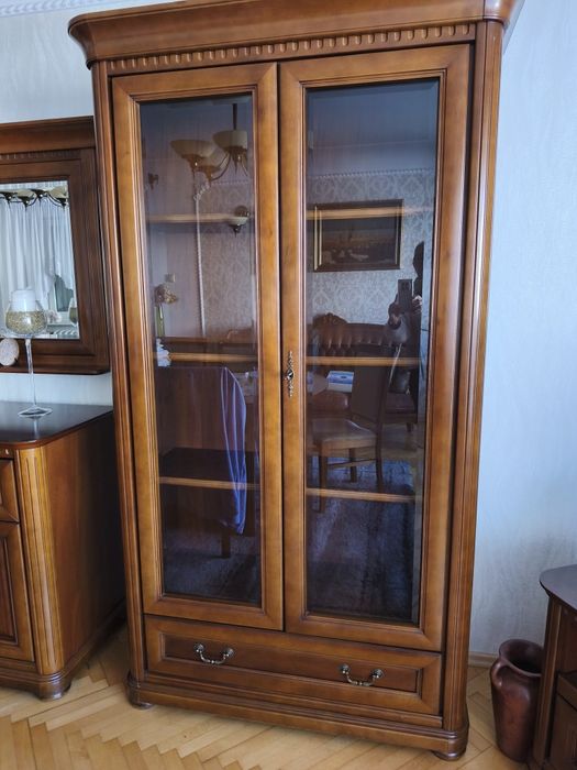 Witryna-biblioteczka z kolekcji Firenze