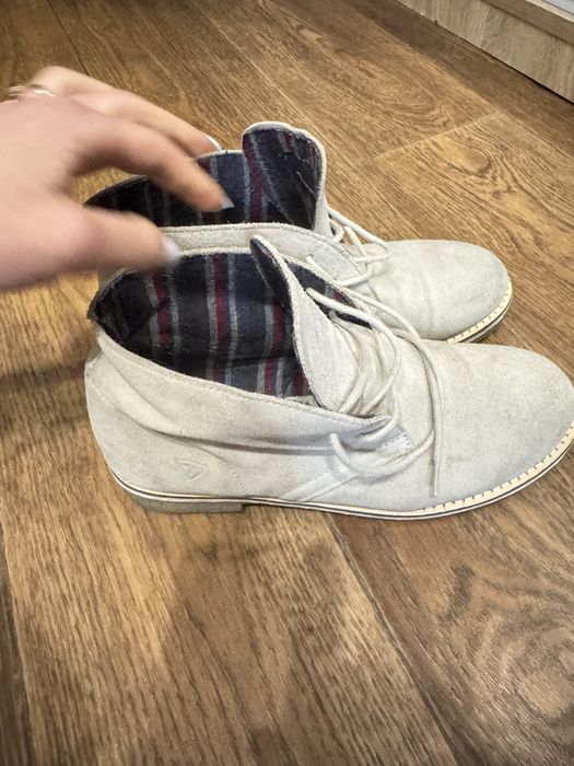 Замшеві ботинки дуже гарні,весна -літо