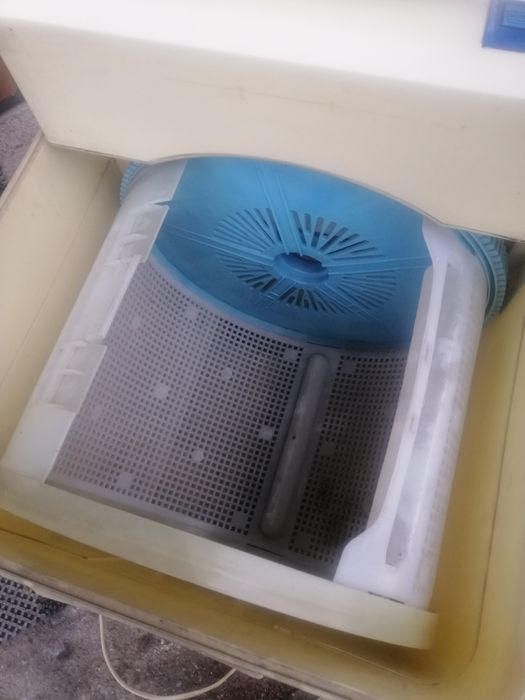 Продам стиральную машинку ВЕЗЕЛИЦА малютка