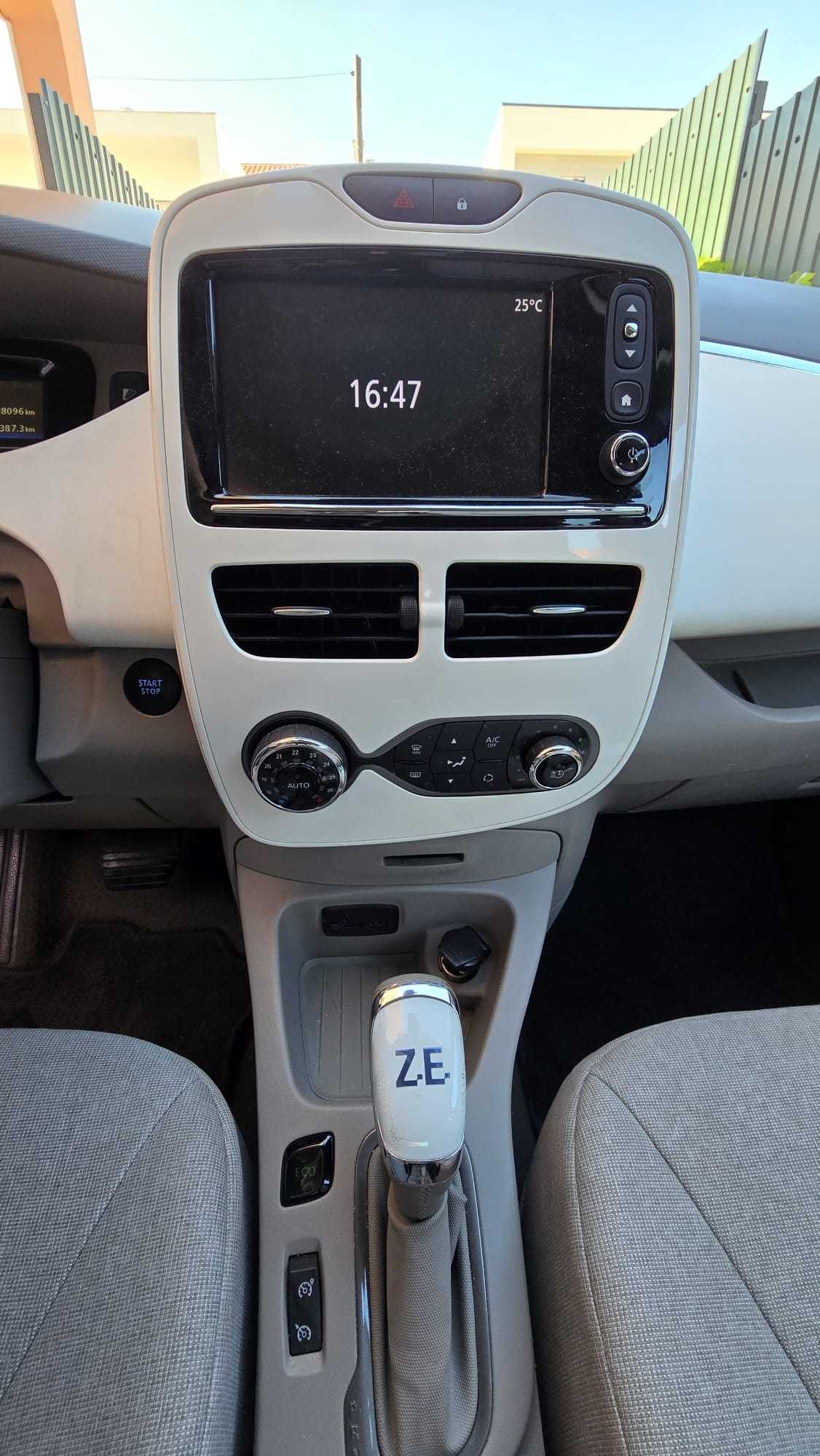 RENAULT Zoe 41khw 92 cv 2018 (c/ Bateria própria)