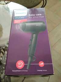 Фен Philips DryCare.