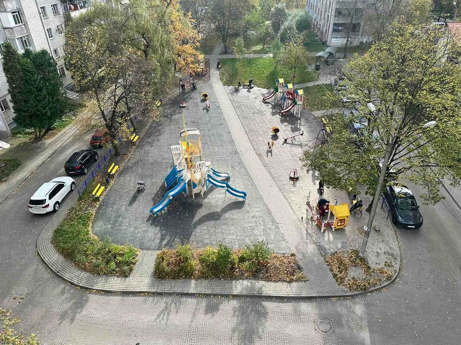 Продаж 3-кімнатної квартири по вул.Окуневського