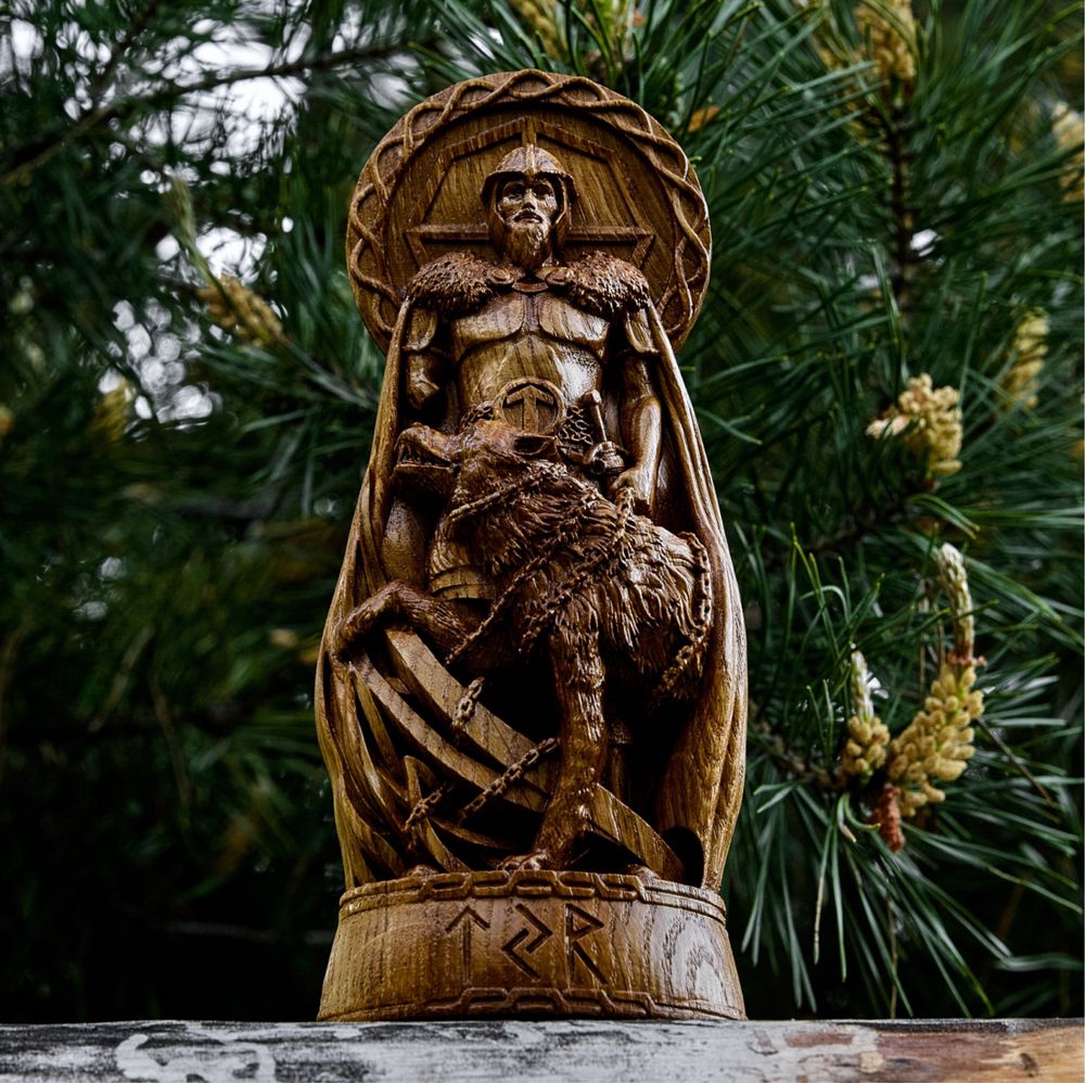 Статуетка з дерева- бог  Тюр .