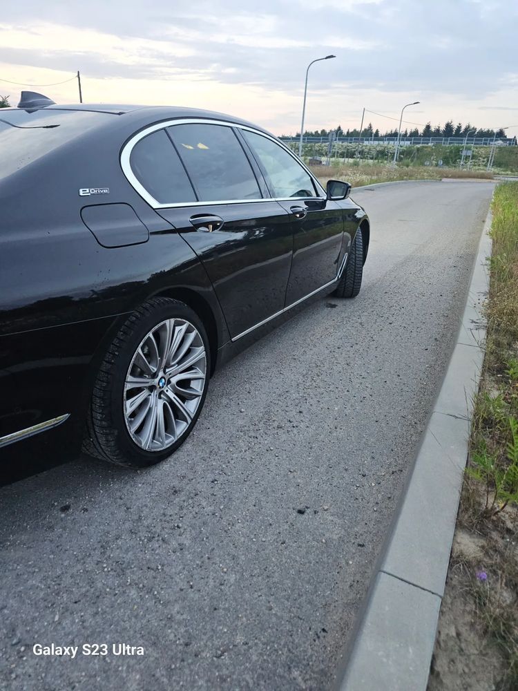 BMW Seria 7 Sprzedam BMW Serii 7 iPerformance Plug-in Hybrid – Stan BDB, Pneumatyk