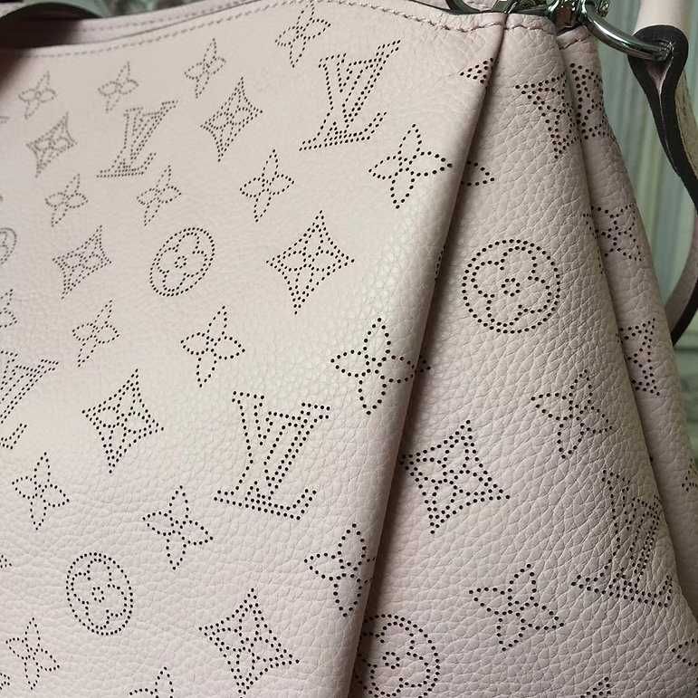 Bolsa preta Louis Vuitton Babylone com corrente BB