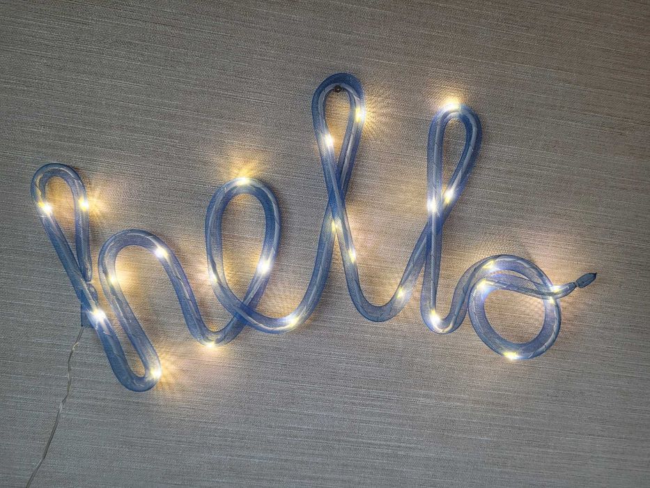 Lampka ledowa, napis HELLO - Tchibo