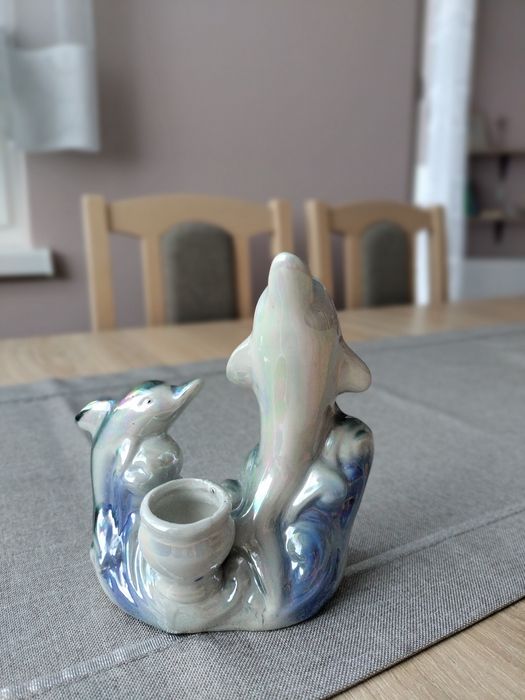 Świecznik z delfinkami