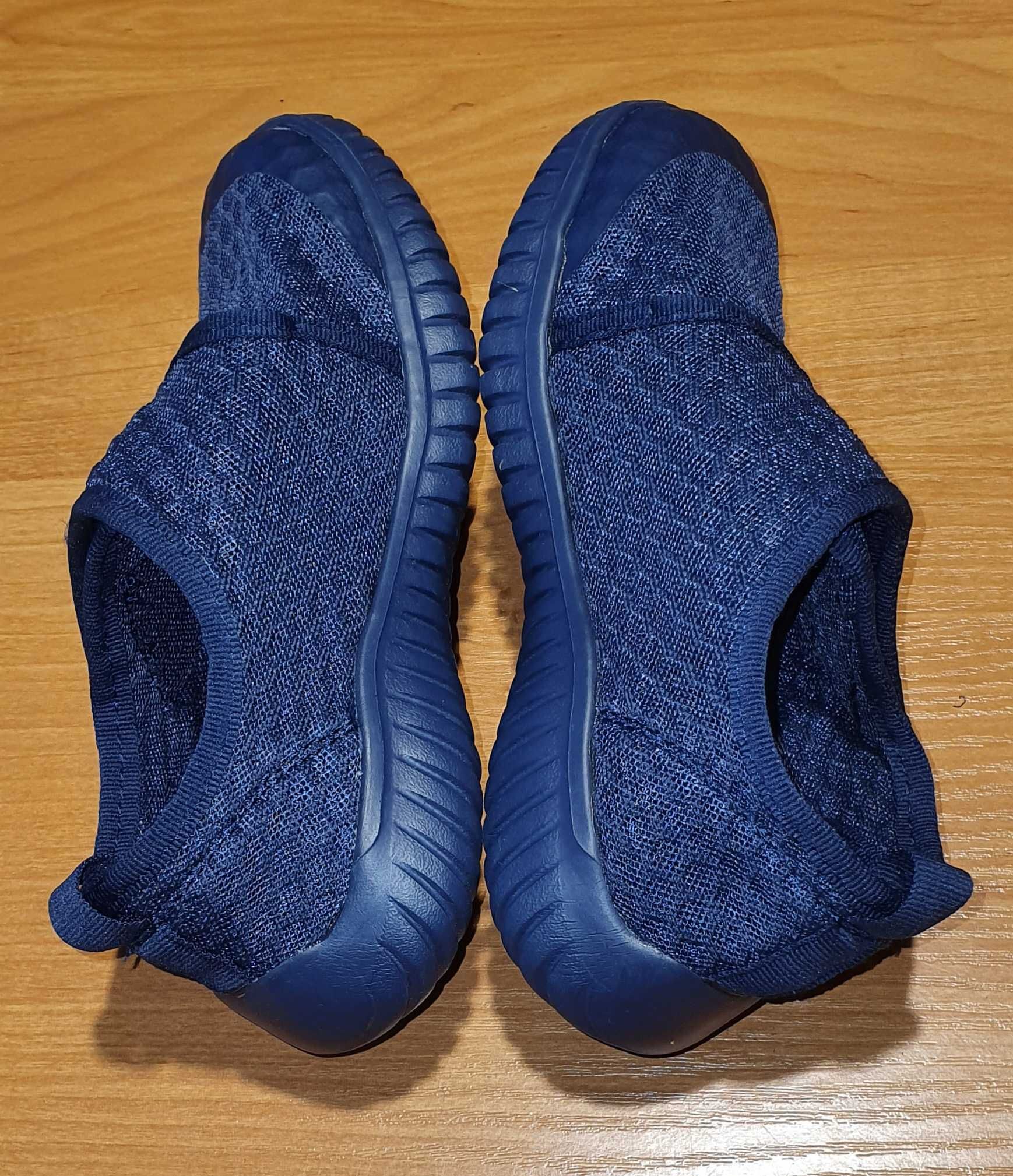 NOWE buty kapcie GEORGE oddychające na rzepy antypoślizgowe r. 28/18cm