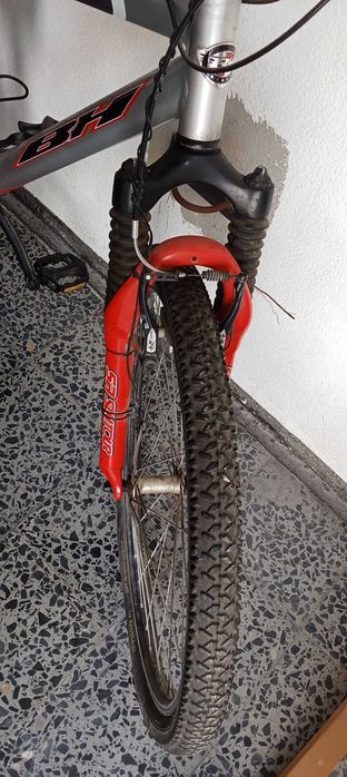 Bicicleta de estrada e montanha