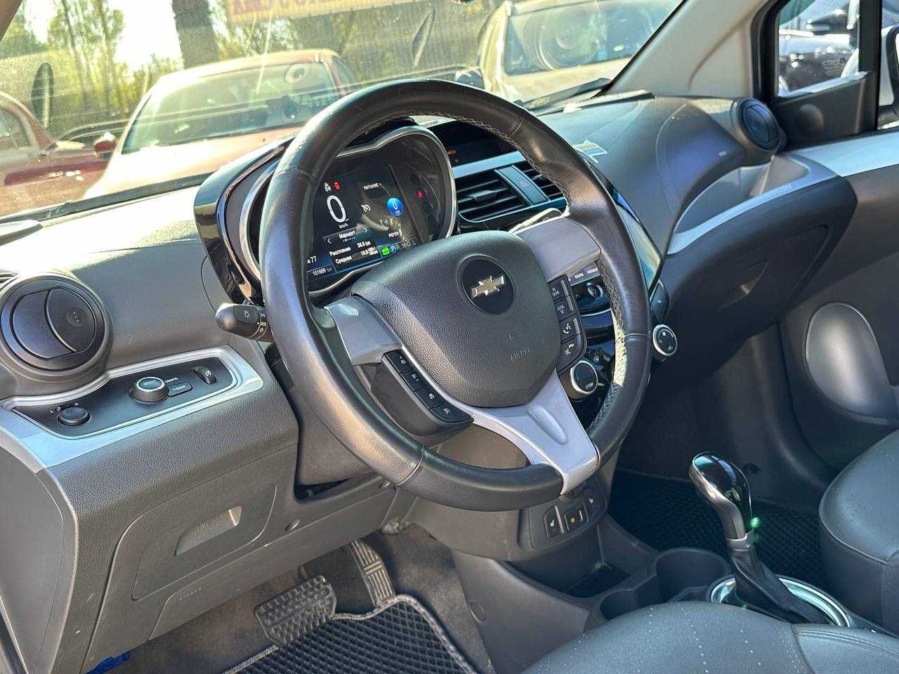 Авто Chevrolet Spark 2016