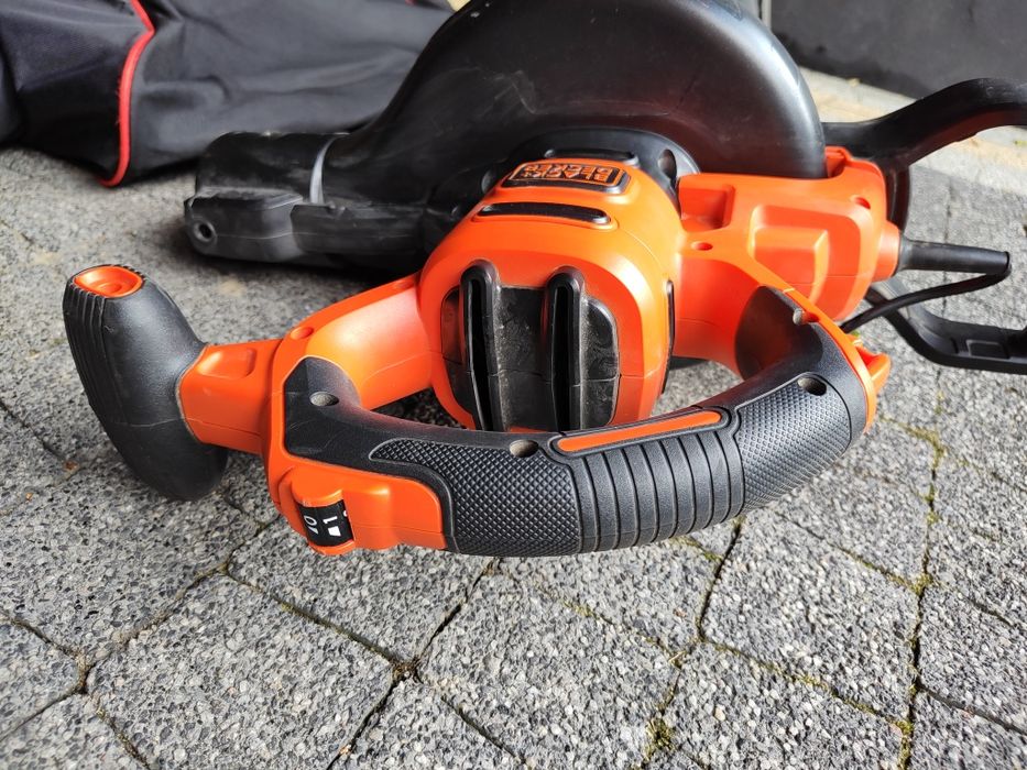 Odkurzacz ogrodowy Black Decker 3000W BEBLV3000 plecakowy komplet