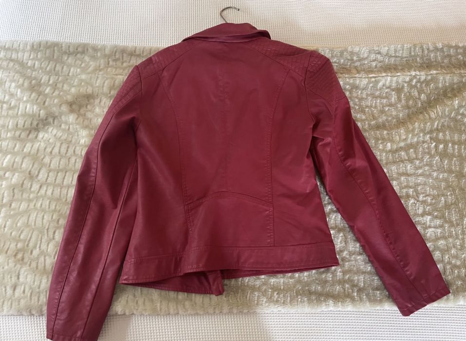 Casaco de couro vermelho tamanho 40