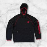 Чоловіча вітровка New Balance