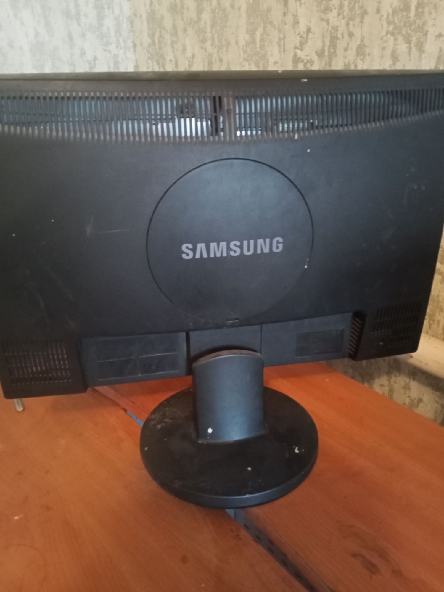 Монітор Samsung обміняю на робочий ноутбук монітор робочьй