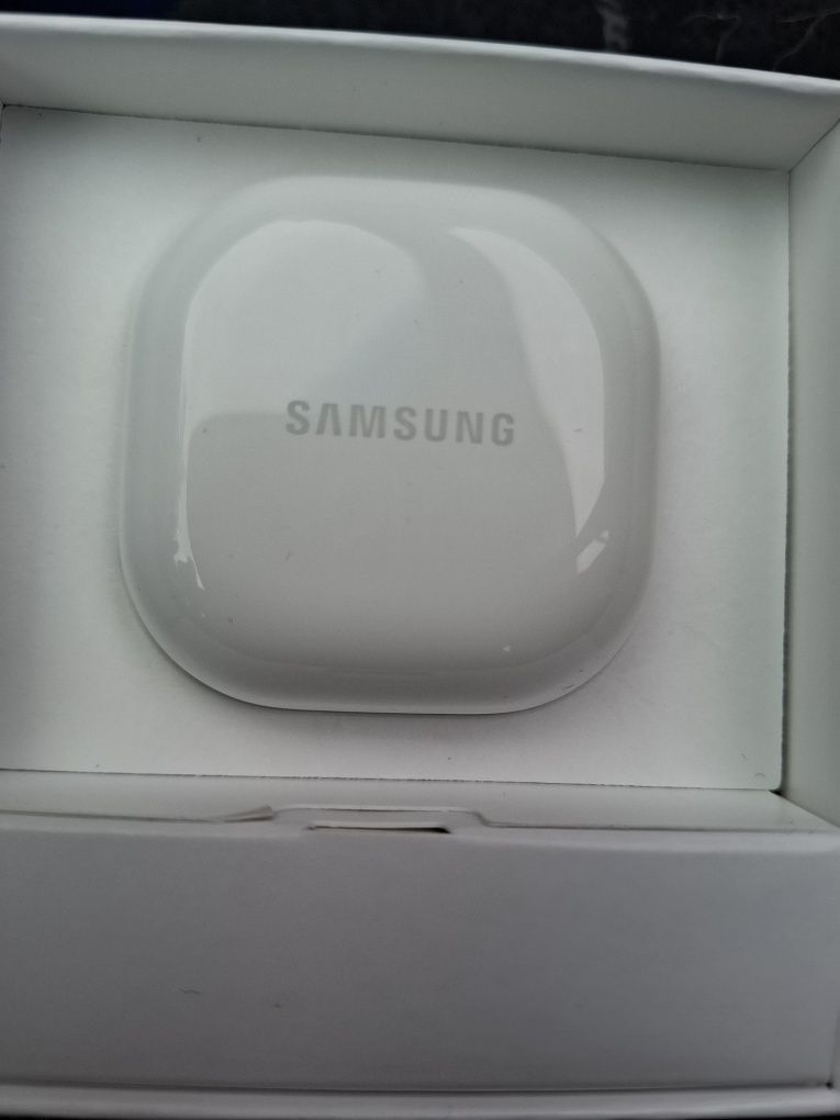 Продам Bluetooth навушники Samsung Galaxy Buds FE