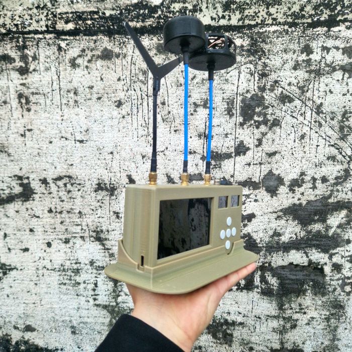 Чотирьох діапазоний відеодетектор FPV-дронів