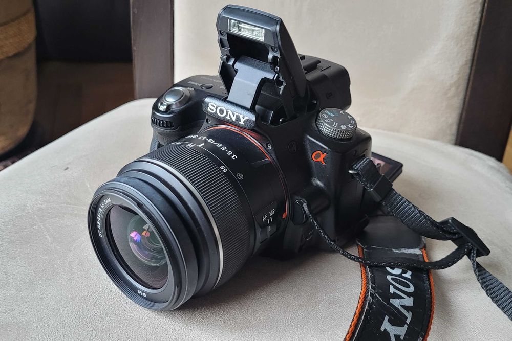 Lustrzanka cyfrowa SONY Alfa A33 + obiektyw 18-55mm + torba
