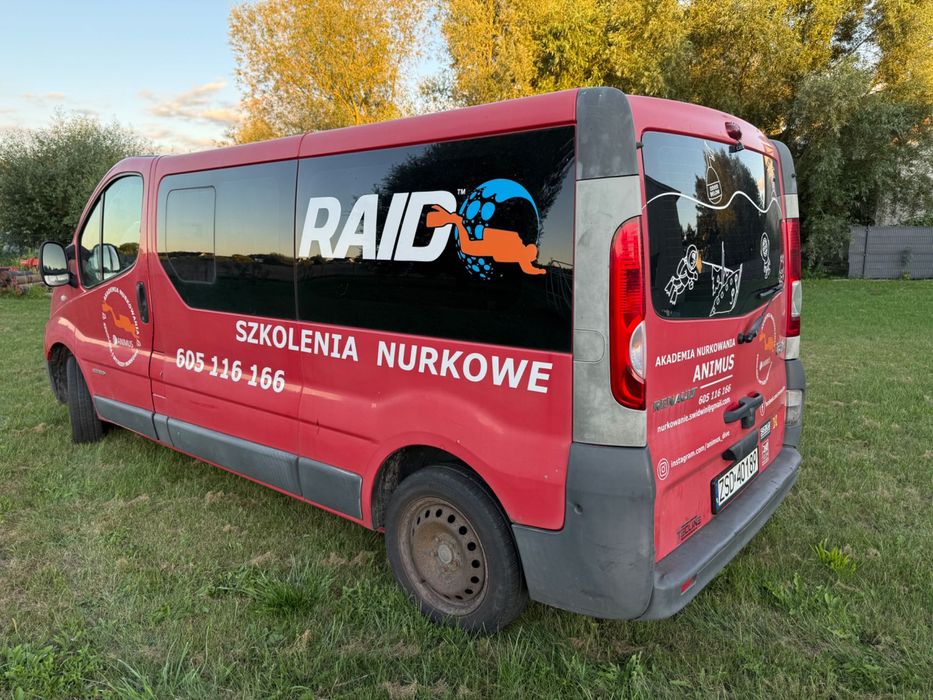 Renault Trafic 2.0 dCi - 2007r 9 osób - long