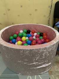 Сухий басейн з кульками