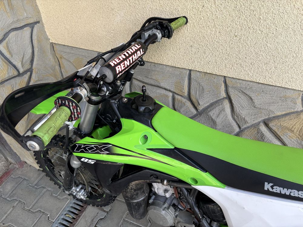Kawasaki kx 85 cross yz kx rm