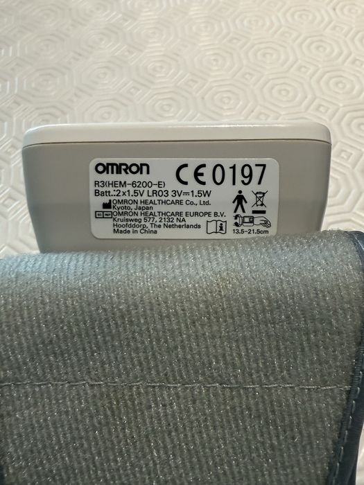 OMORON RS3 aparelho tensão